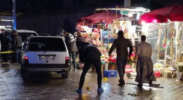 Taksim&#039;de çiçekçiler ortalığı savaş alanına çevirdi