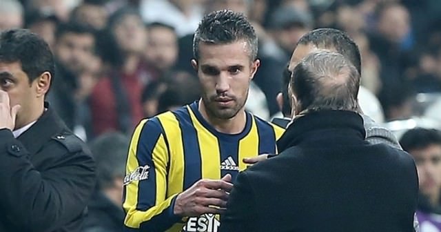 TFF, Robin van Persie için kararını verdi