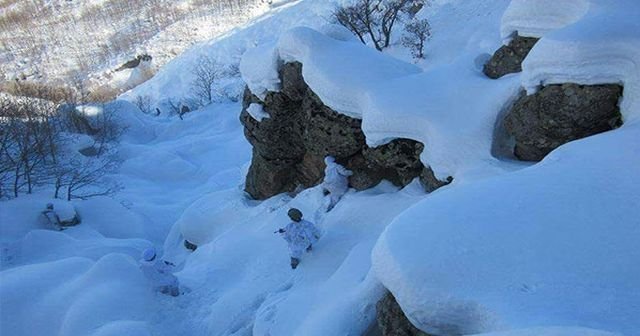 Tunceli&#039;de -20 derece soğuk ve 3 metre karda operasyon