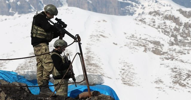 Türk askeri Hakkari Kaletepe'de yeni üs kurdu, perişan haldeler