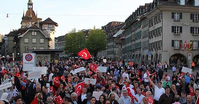 &#039;Biz vatan için millet için devlet için evet diyoruz&#039;