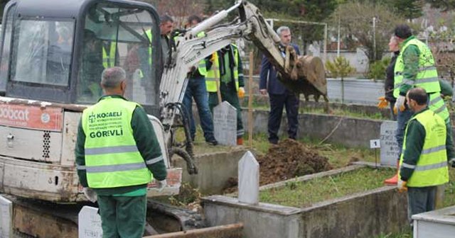 17 Ağustos depreminde kaybolan kızı için 35 mezar açılacak