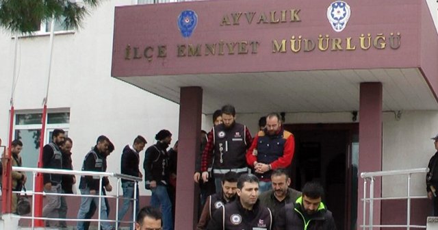 19 göçmen ile 12 organizatör yakalandı