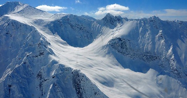 ABD&#039;li iki turist Kanada&#039;da çığ altında kayboldu