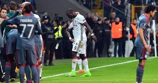 Aboubakar bitiş düdüğüyle stadı terk etti