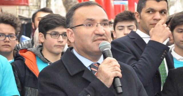 Adalet Bakanı Bozdağ&#039;dan flaş açıklama