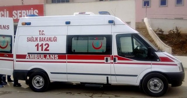 Adana&#039;da işçi servisi devrildi: 1 ölü, 19 yaralı var