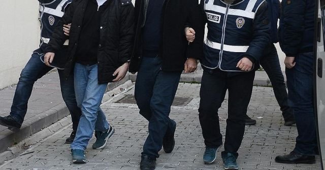 Adana merkezli FETÖ operasyonunda 23 emniyet mensubu gözaltında