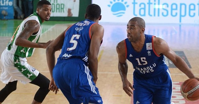 Anadolu Efes deplasmanda yıkılmadı