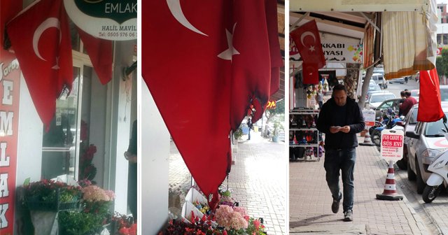 Antalya&#039;da Türk bayrakları yakıldı!