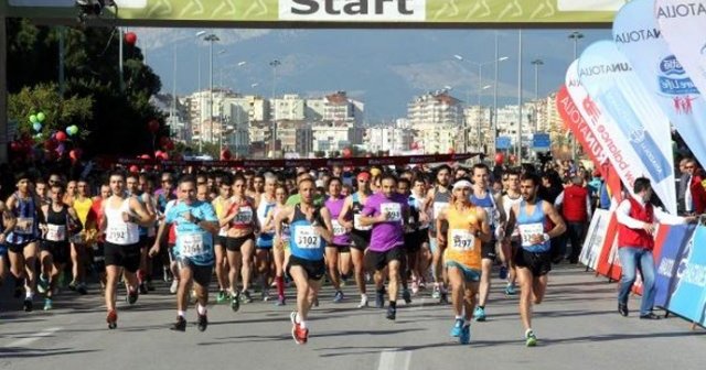 Antalya&#039;daki maratonda feci ölüm! Bitişe 500 metre kala...