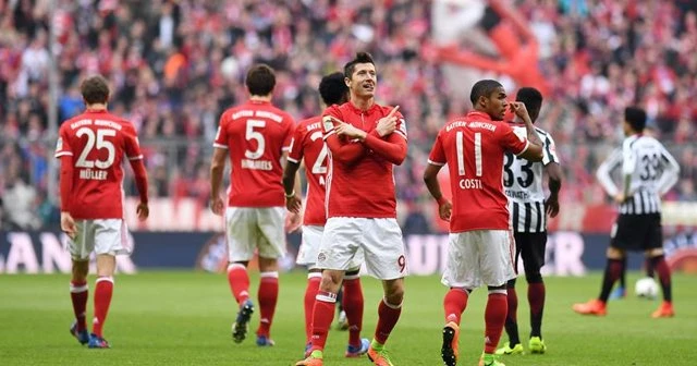 Bayern farkı açıyor