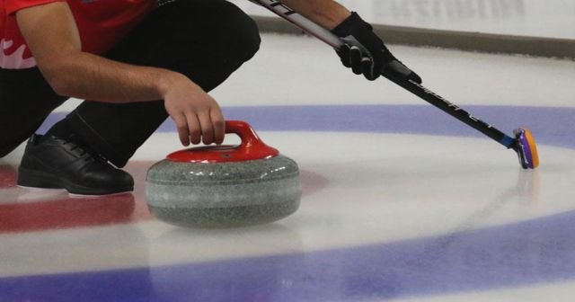 Curling &#039;resmen&#039; federasyon