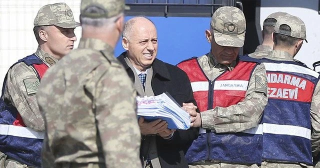 Darbeci general savunmaya geçti