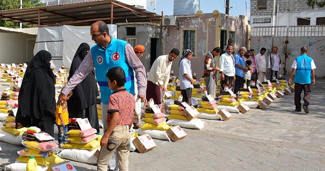 Diyanet'ten Yemen'de gıda yardımı