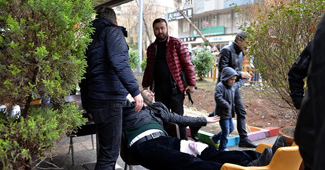 Diyarbakır&#039;da silahlı kavga: 1 ölü