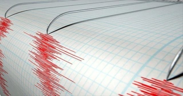 Endonezya&#039;da 6,4 büyüklüğünde deprem