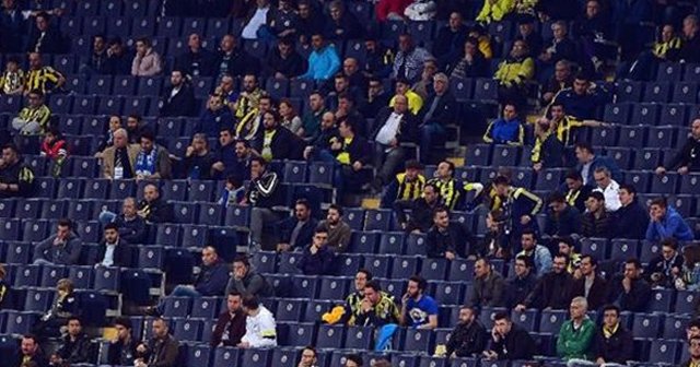 Fenerbahçeli taraftarlardan Webo&#039;ya sevgi gösterisi