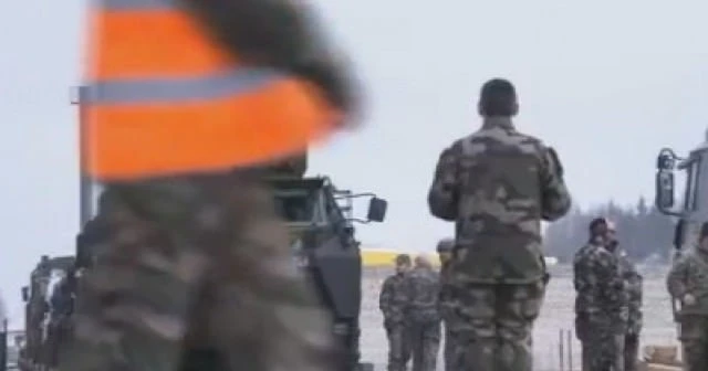 Fransız askerleri Estonya'da