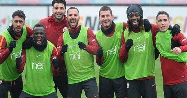 Galatasaray&#039;da 3 isim takımdan ayrı çalıştı