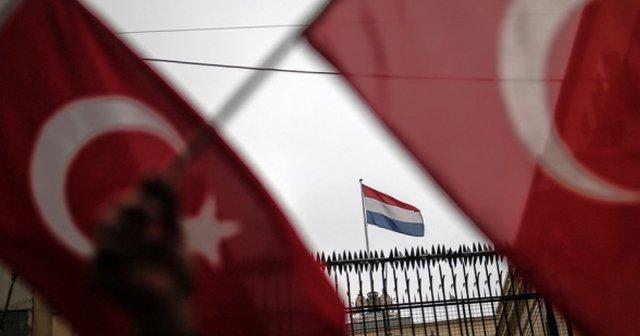 Hollanda, Türkiye&#039;deki vatandaşlarını uyardı