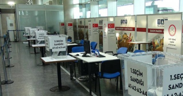İlk seçim sandıkları Atatürk Havalimanı&#039;na kuruldu
