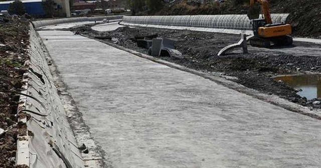 İstanbul Kağıthane Deresi&#039;nde erkek cesedi bulundu