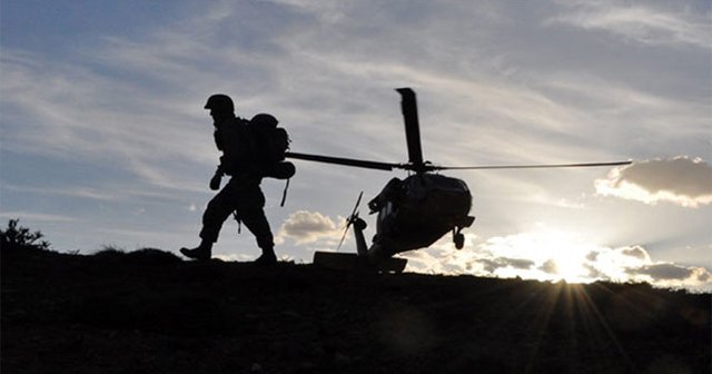 Mehmetçik PKK&#039;lı teröristler ile çatışıyor