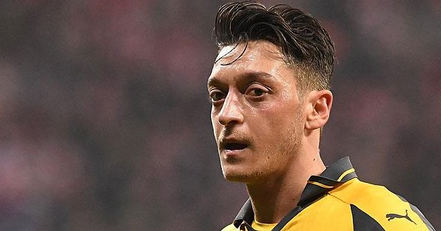 Mesut Özil&#039;den ayrılık sinyali