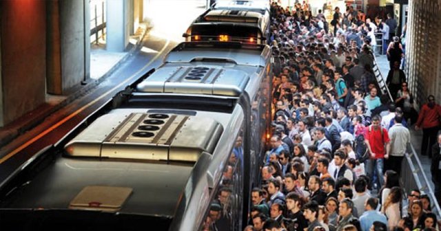 Metrobüs seferlerinde yeni uygulama