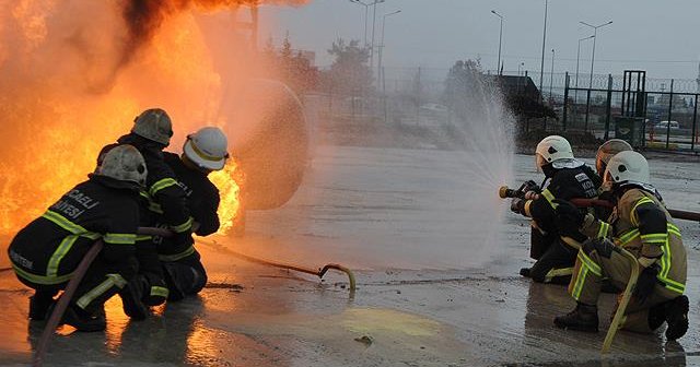 Okul ve yurt çalışanlarına 'yangın güvenlik eğitimi'