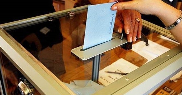 Referandumda ‘evet’ demek için partisinden istifa etti