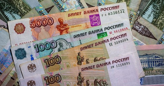 Rusya banka iflasları nedeniyle 100 milyar ruble kaybetti