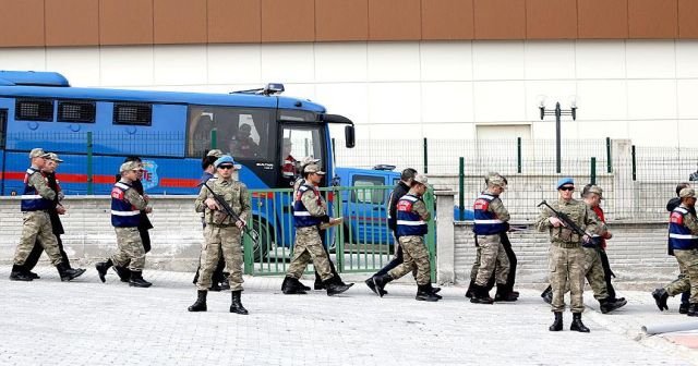 Sela okuyan imam için &quot;kafasına sıkın&quot; talimatı vermişler