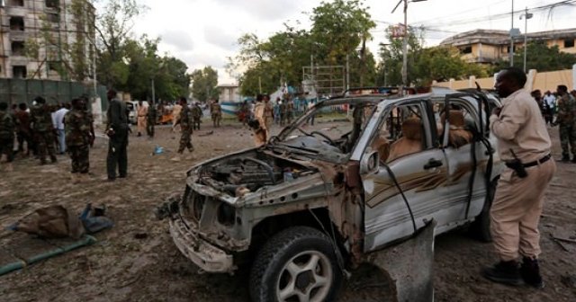 Somali&#039;de bomba yüklü araçla saldırı