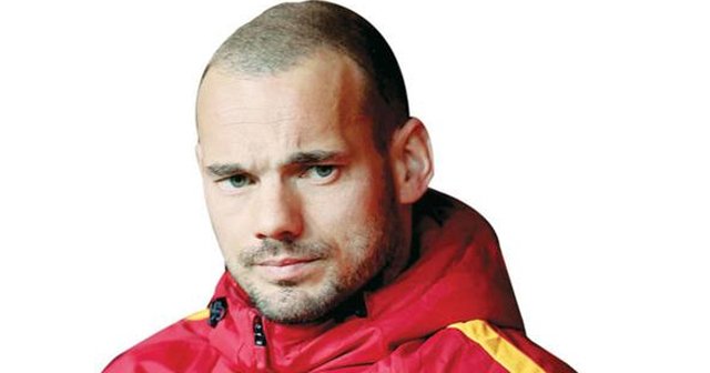 Wesley Sneijder yine kulübede