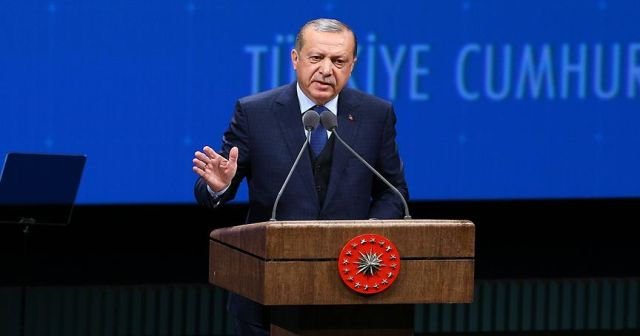 Erdoğan&#039;dan büyük müjde! Salon ayağa kalktı