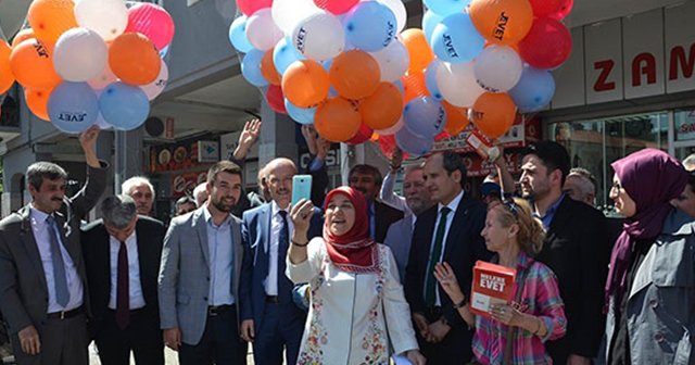 81 ilde eş zamanlı olarak ’evet balonları’ uçuruldu