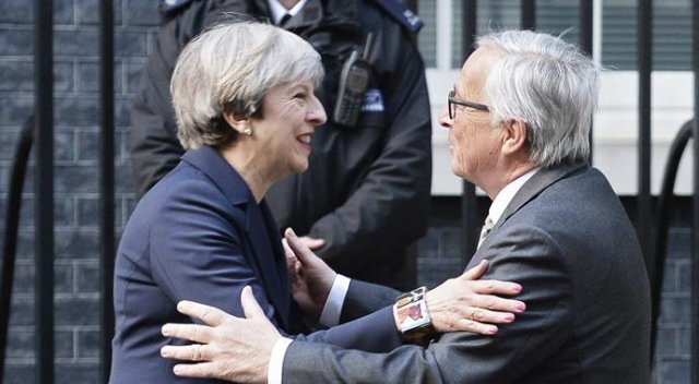 AB Komisyonu Başkanı ile Theresa May görüştü