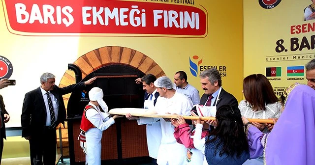 ABD Başkanı Trump'a barış ekmeği