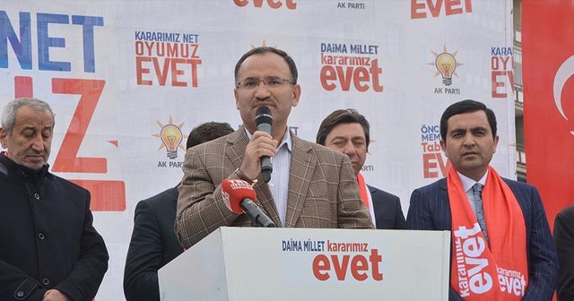 Adalet Bakanı Bozdağ: Bu millet geriye değil ileriye bakıyor