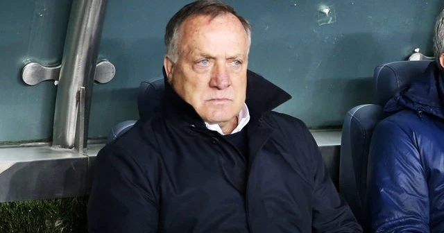 Advocaat: Birini eleştirecekse kendini eleştirsin