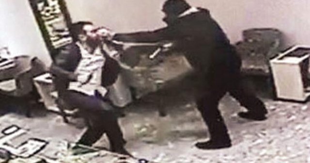 Ankara polisi kuyumcuyu soymaya gelen şahsı arıyor
