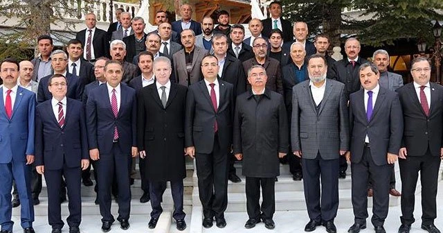 Bakan Yılmaz Somuncu Baba Külliyesi'ni ziyaret etti