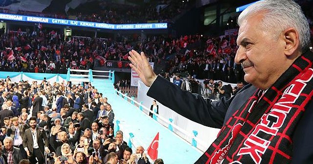 Başbakan Yıldırım: 15 Temmuzda meydanlara ilk inen gençlerdi