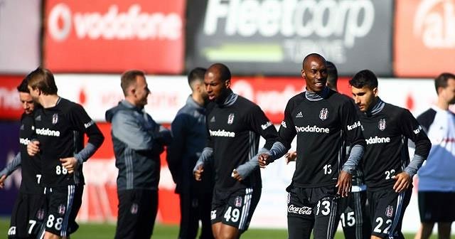 Beşiktaş&#039;ta Olympique Lyon mesaisi sürüyor