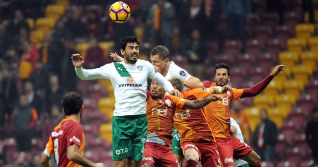 Bursaspor ağır yenilgiyi unutturmak istiyor