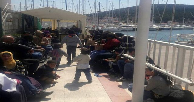 Çeşme’de 60 kaçak göçmen yakalandı