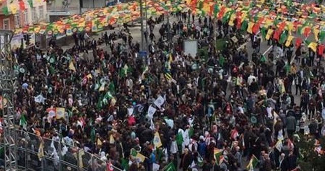 Diyarbakır halkından HDP&#039;ye tokat!