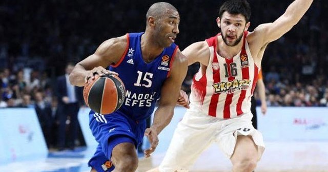 Efes Olympiakos&#039;a yenildi! Avantajı kaybetti